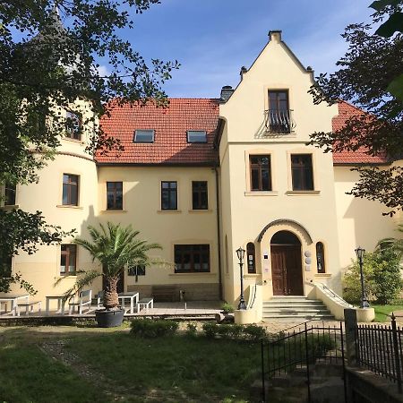 Hotel Parkschloesschen Maasdorf  Esterno foto