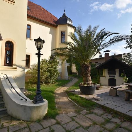 Hotel Parkschloesschen Maasdorf  Esterno foto