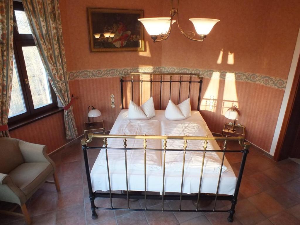 Hotel Parkschloesschen Maasdorf  Esterno foto