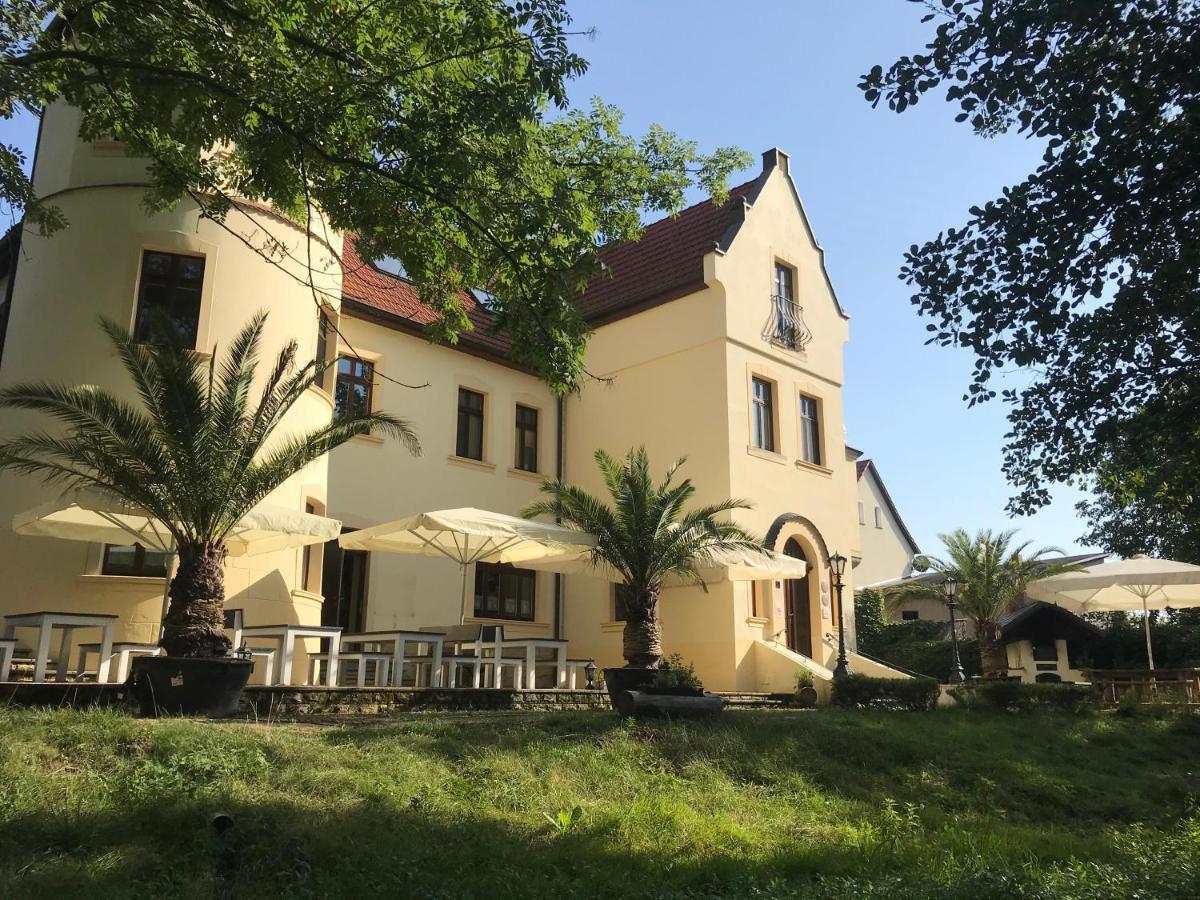 Hotel Parkschloesschen Maasdorf  Esterno foto