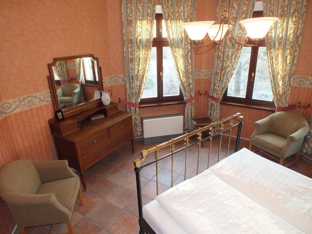 Hotel Parkschloesschen Maasdorf  Esterno foto