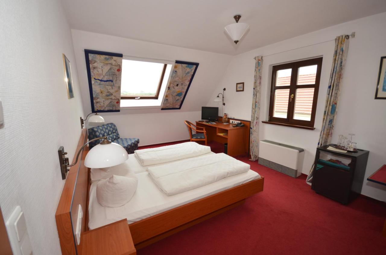 Hotel Parkschloesschen Maasdorf  Esterno foto