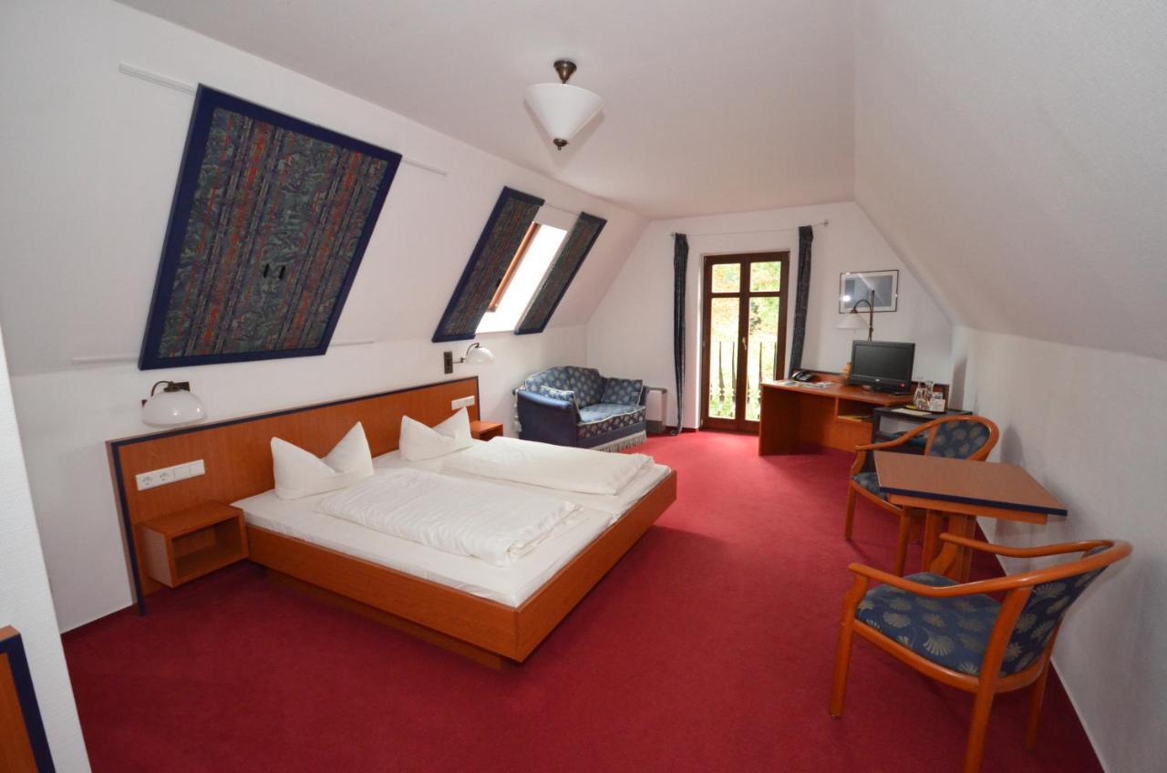 Hotel Parkschloesschen Maasdorf  Esterno foto