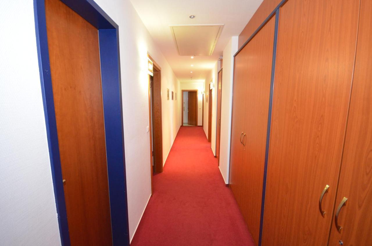 Hotel Parkschloesschen Maasdorf  Esterno foto