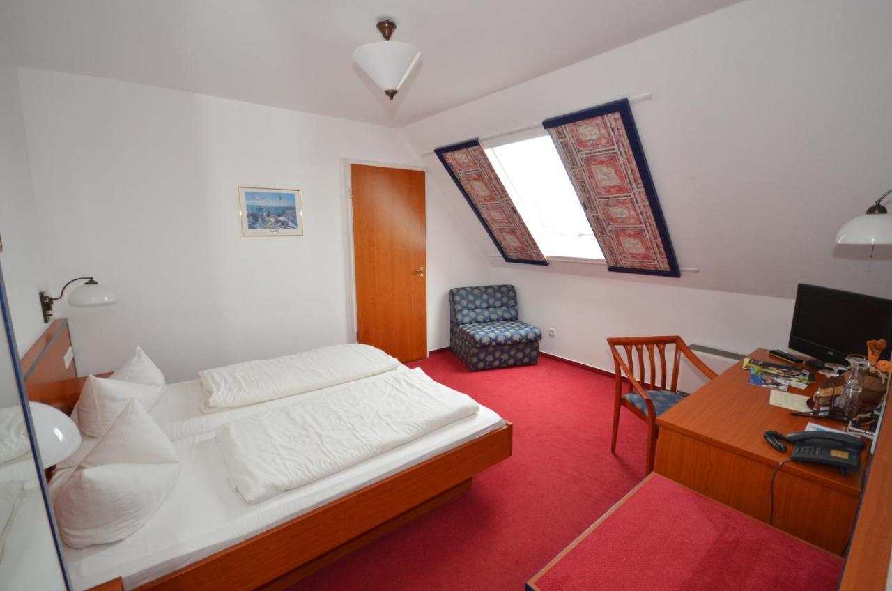 Hotel Parkschloesschen Maasdorf  Esterno foto