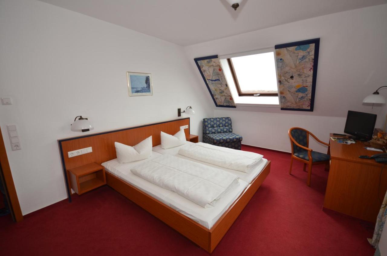 Hotel Parkschloesschen Maasdorf  Esterno foto