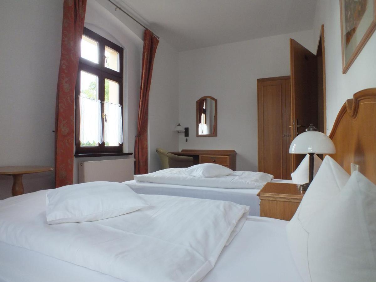 Hotel Parkschloesschen Maasdorf  Esterno foto