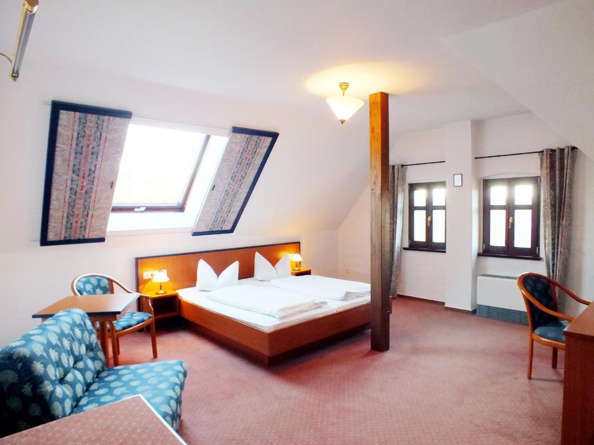 Hotel Parkschloesschen Maasdorf  Esterno foto